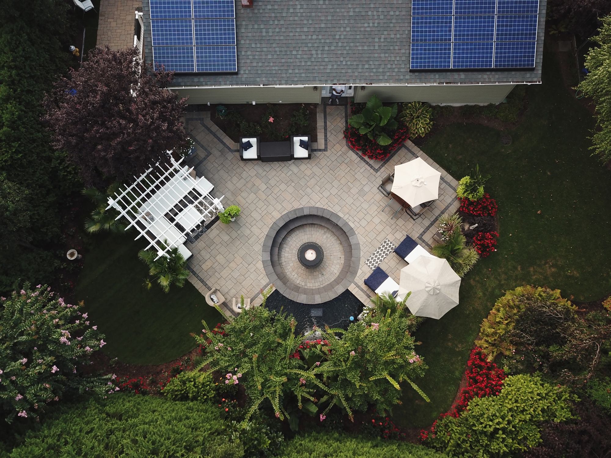 Courtyard Fire Pit & Pergola