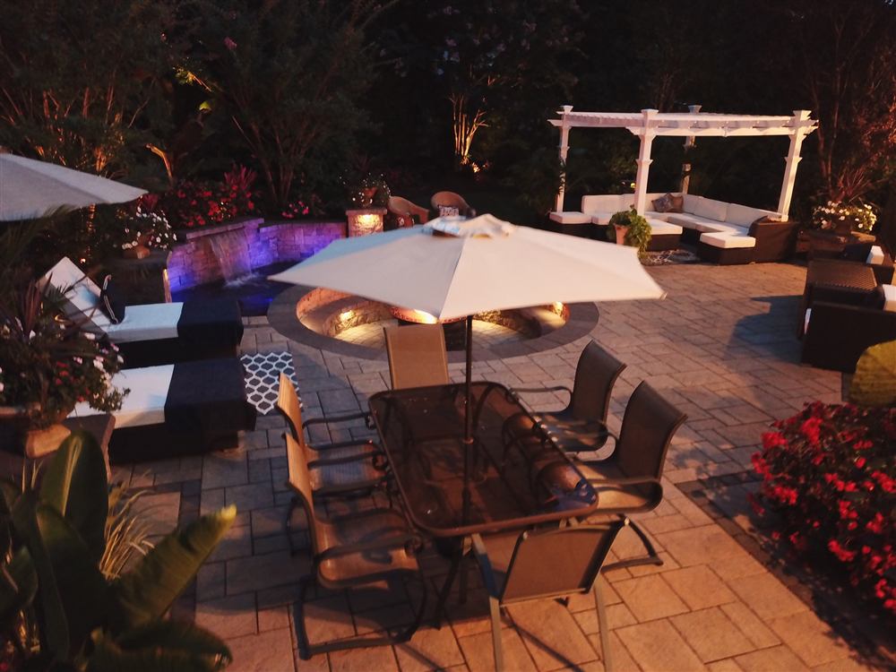 Courtyard Fire Pit & Pergola, photo 3